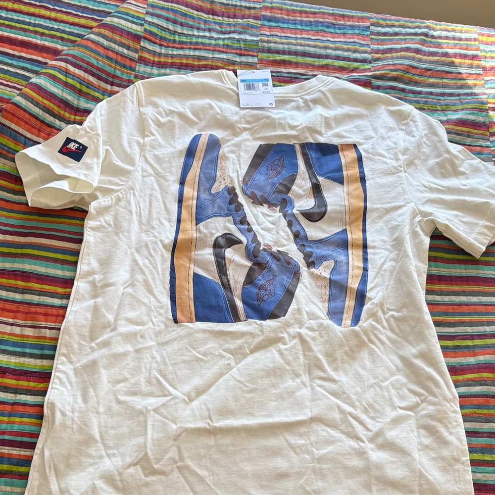 Nike Graphic T-Shirt with Sneaker Print Jordan embroidered size medium new tags